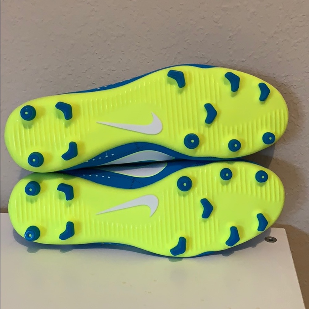 Brand New Nike Soccer Cleats - Picture 3 of 8